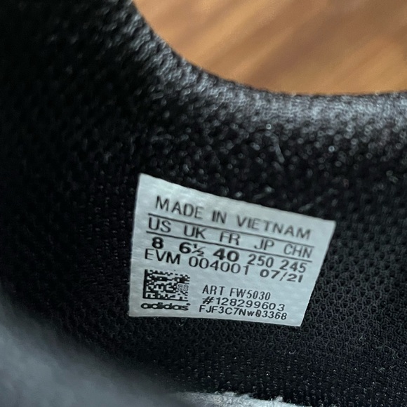 Adidas Black Swift Run Shoes - Picture 5 of 7